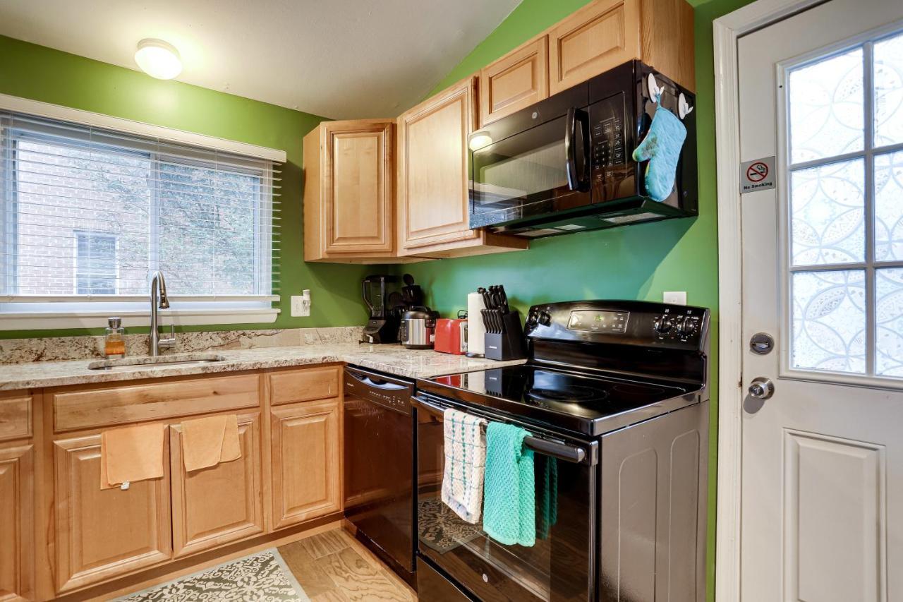 Escape To Our Cozy 3 Bed Rm 2 Bath Unit In Alexandria Va Villa Bagian luar foto