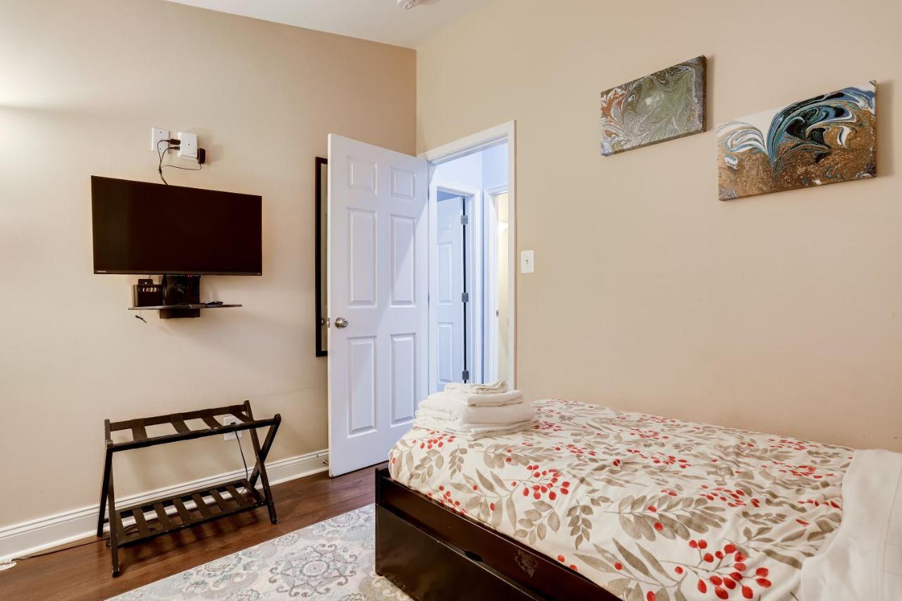 Escape To Our Cozy 3 Bed Rm 2 Bath Unit In Alexandria Va Villa Bagian luar foto